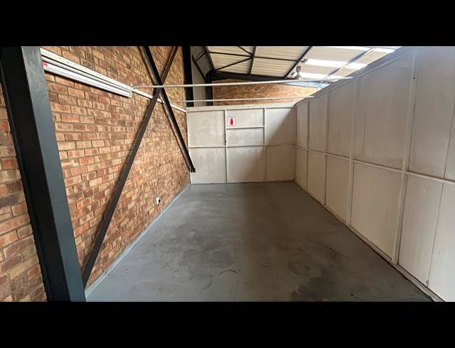 500M² WAREHOUSE TO LET IN SPARTAN